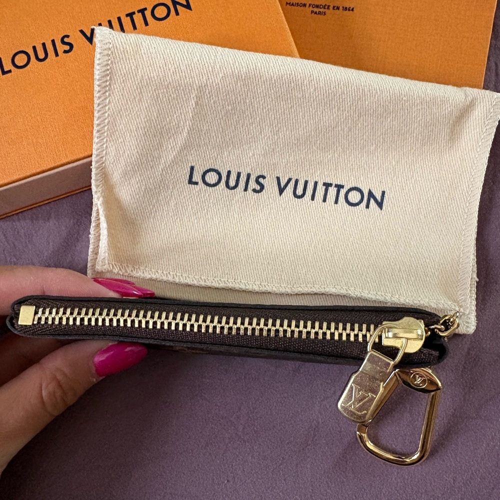 LV Key Pouch - Picture 5 of 8
